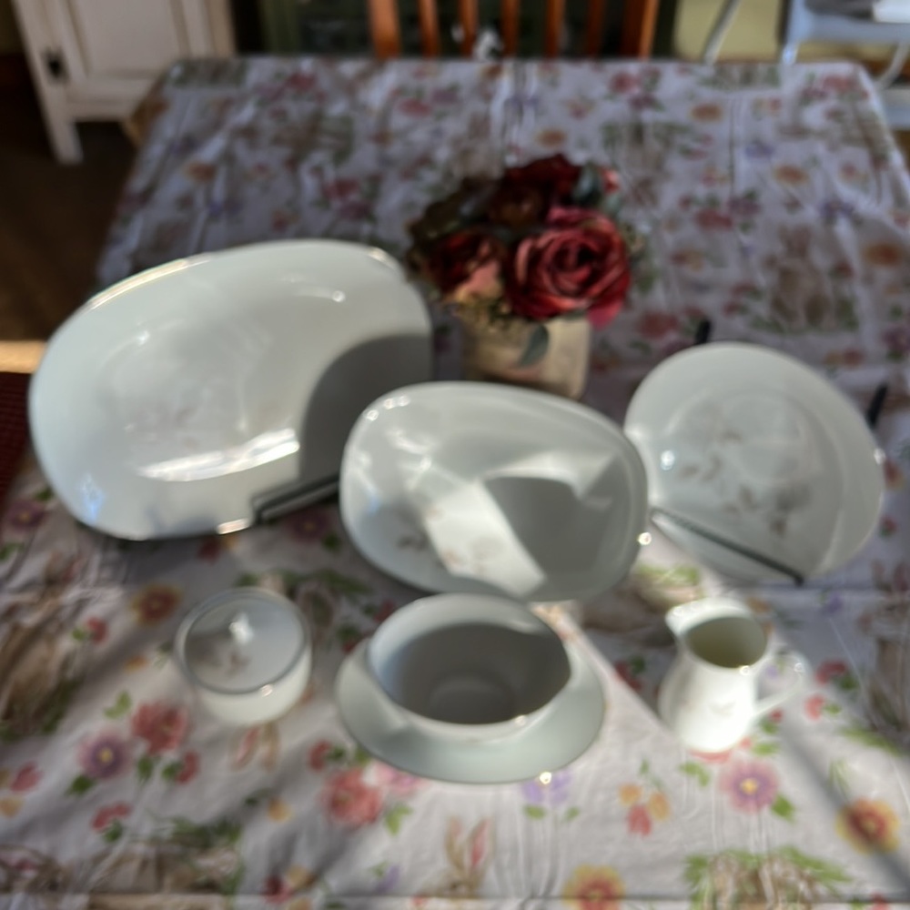 🦃🎁🐰NORITAKE “ROSAY” 6216 7 PC CHINA SET 🌹 - Picture 2 of 12